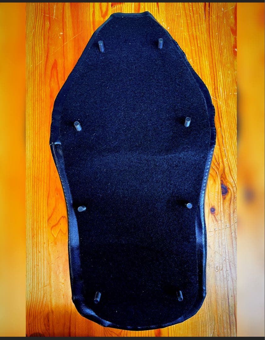 Bates Type TT Seat ベイツ シート　トライアンフ　ハーレー