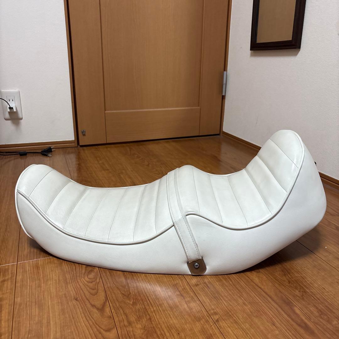 ゼファー400 シート　チョビさん　金具付き 後期