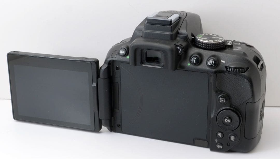 S数約1万回！Nikon D5300★Wi-Fi内蔵★カメラバック★レンズ2本