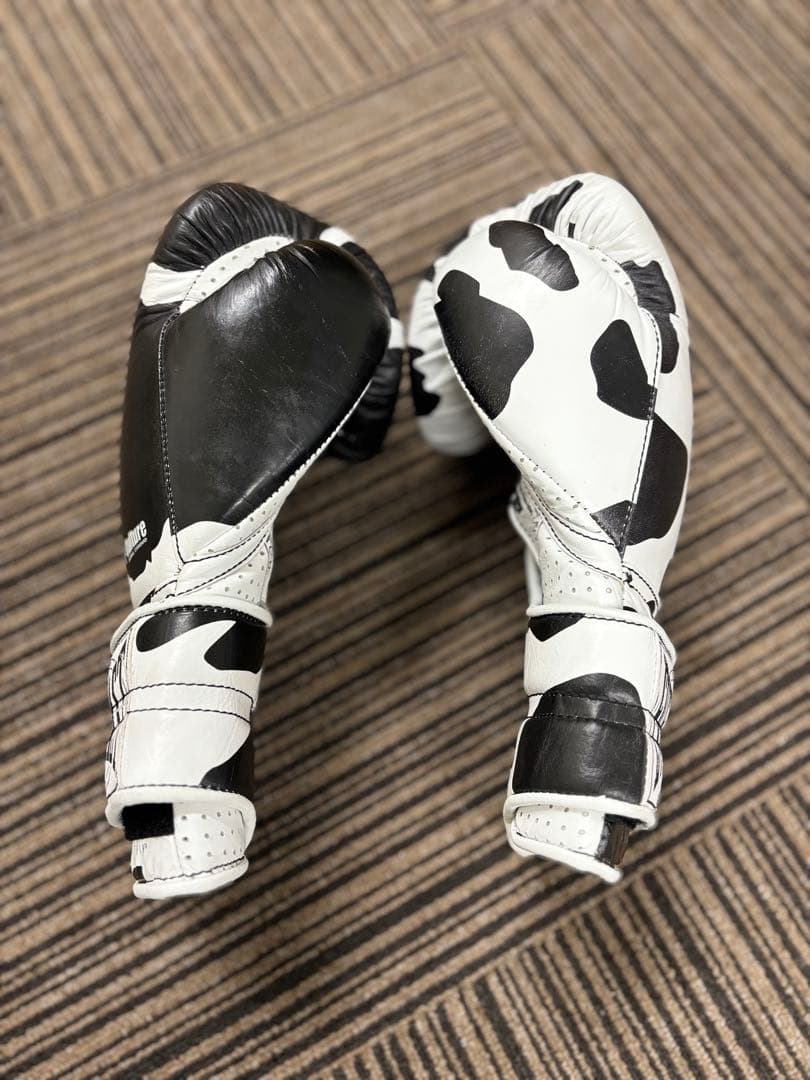 EVERLAST ボクシンググローブ カウ柄　12oz