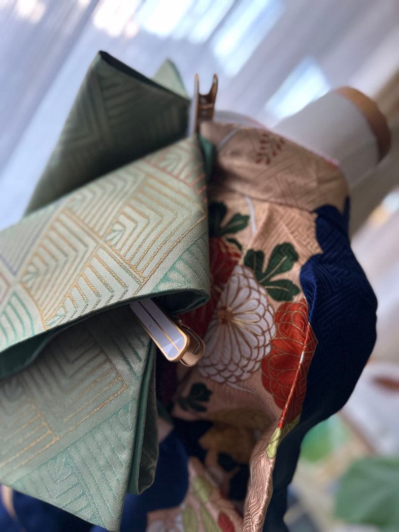 ひげお 振袖単品 ネイビー紺色×蜂蜜色 古典柄 隈取 金駒刺繍