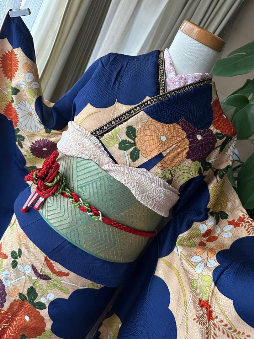 ひげお 振袖単品 ネイビー紺色×蜂蜜色 古典柄 隈取 金駒刺繍