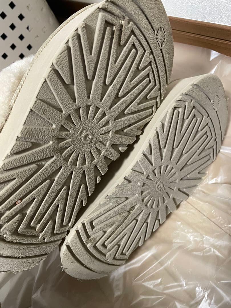 UGG ムートン　ファンケット　サンダル　マスタードシード