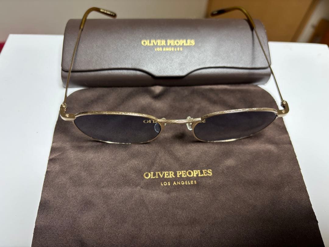OLIVER PEOPLES ブルーレンズ サングラス