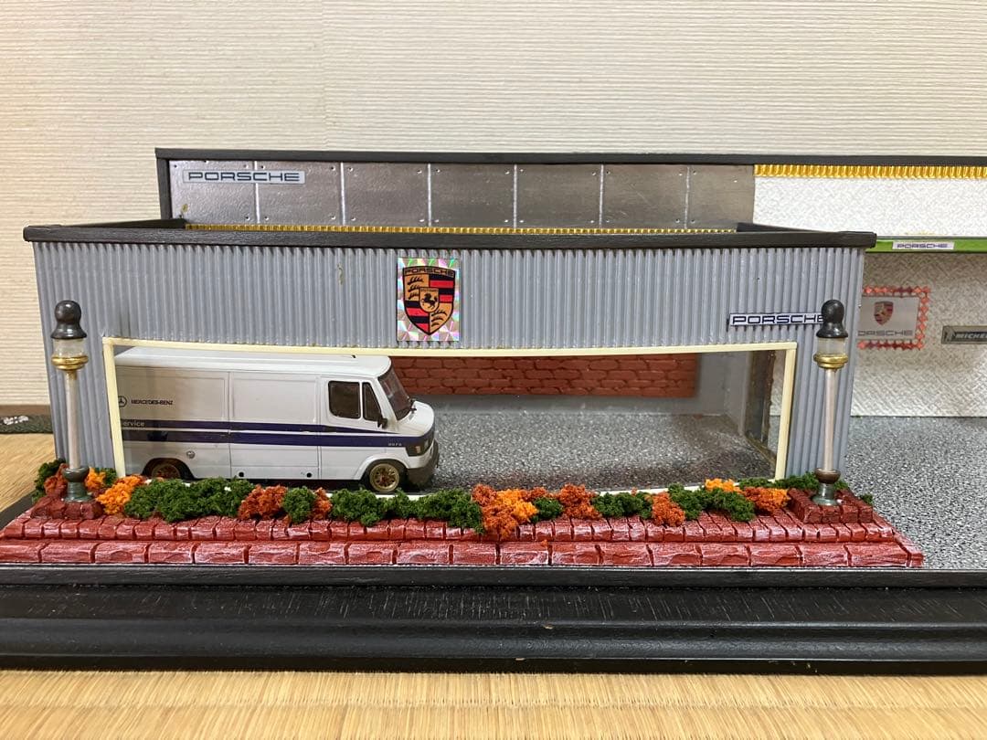 ジオラマ　ポルシェ　展示　およそ1/43 ミニカー無し