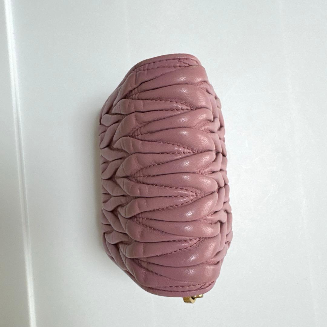 【美品】miumiu マテラッセ　二つ折り財布　ピンク