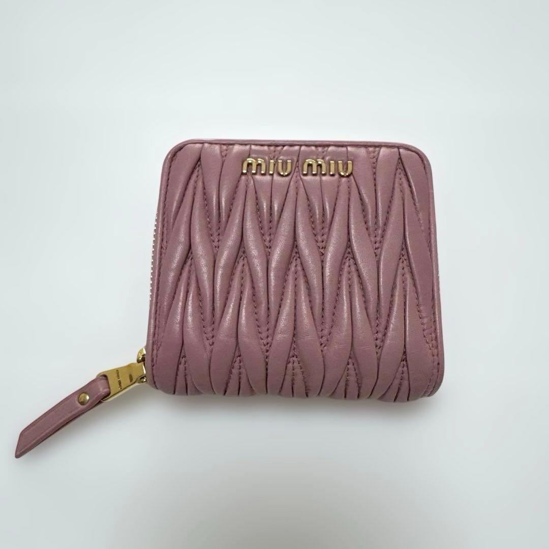 【美品】miumiu マテラッセ　二つ折り財布　ピンク