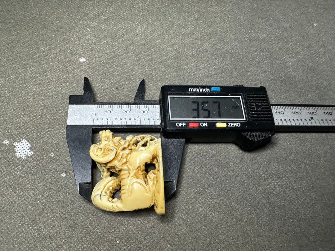 極上　根付　天然素材　アンティーク　和彫　置物　骨董　飾り物　古美術品　 置物