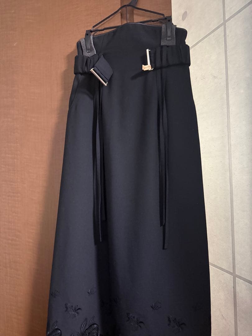 スカート MURRAL Morpho embroidery skirt (Black)
