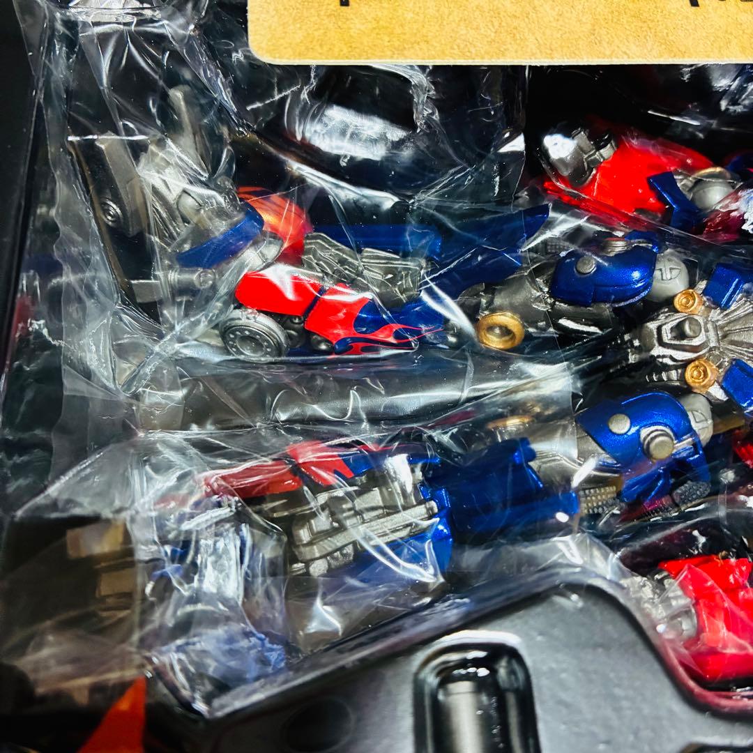 特撮リボルテック　トランスフォーマー　オプティマスプライム　海洋堂　未開封