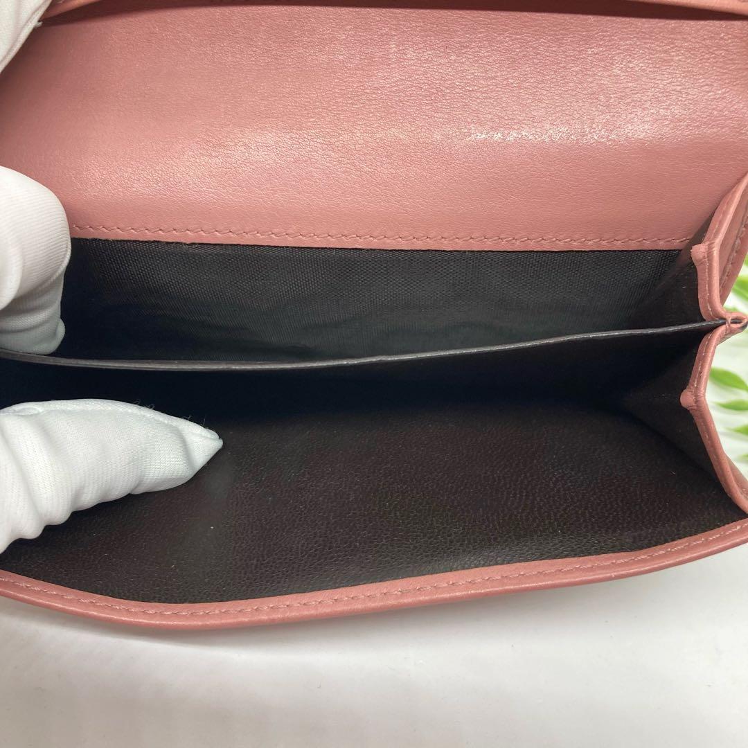 【正規品　人気】❤️キレイ　GUCCI　グッチ　ハート　財布　革　ローズ
