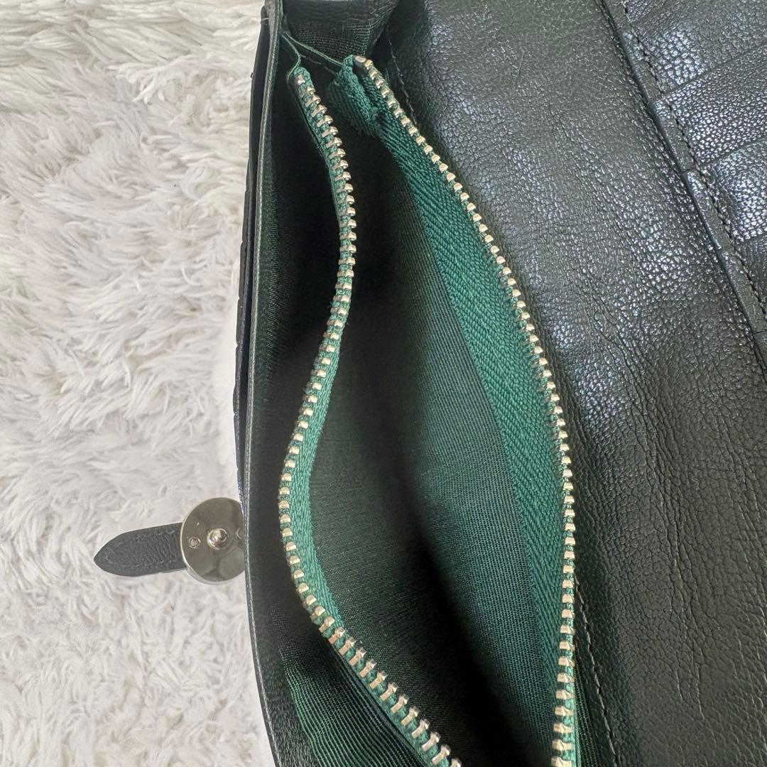 【希少美品】クーガ 二つ折り長財布 クロコ型押し シャイニンググリーンカラー