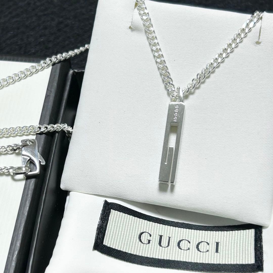 GUCCI グッチ　カットアウトG ネックレス ペンダント　ブランド　ロゴ