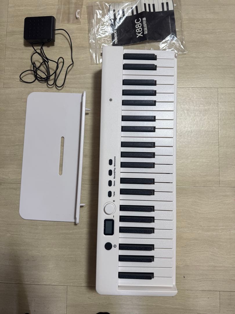 新品TERENCE 電子ピアノ 88鍵盤 折り畳み式 キーボード 充電式MIDI