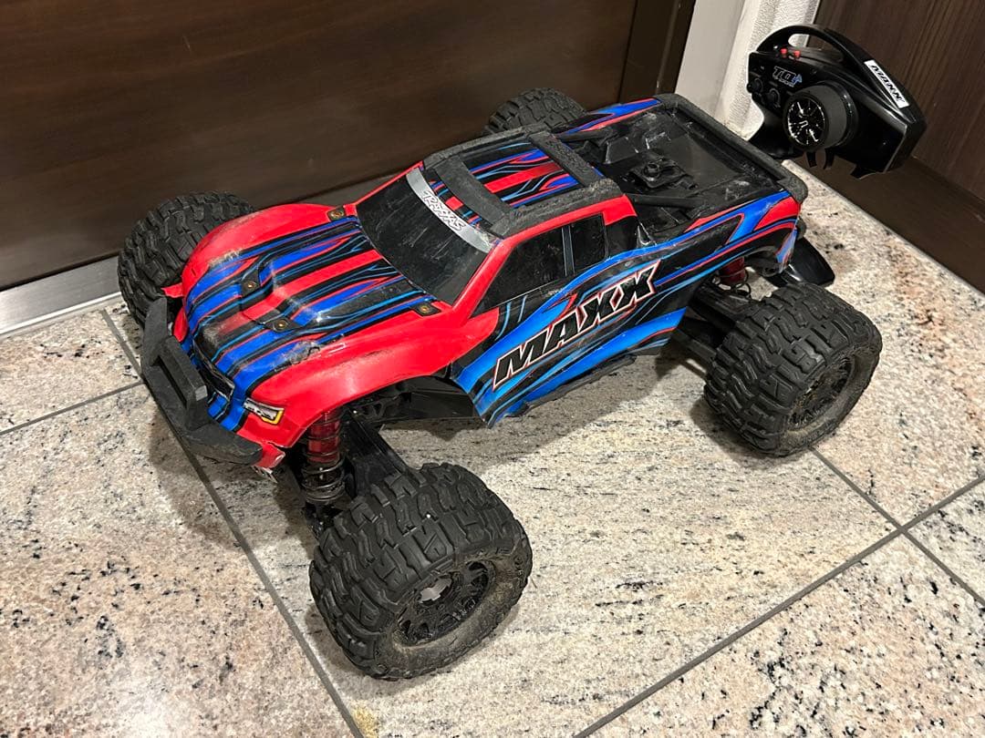 トラクサス　traxxas maxx モンスタートラック　ラジコン　プロライン