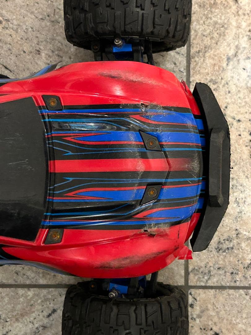 トラクサス　traxxas maxx モンスタートラック　ラジコン　プロライン