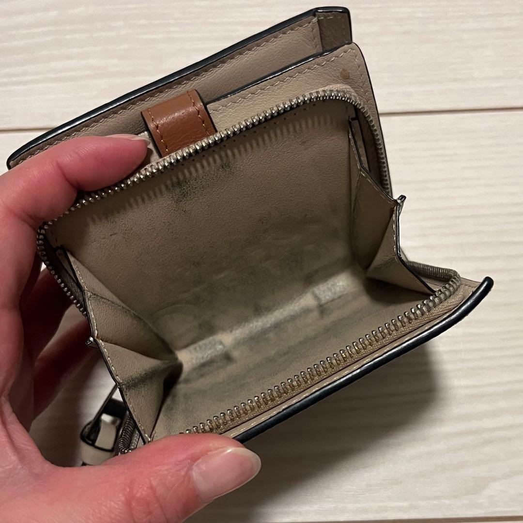ロエベ 2つ折り 財布
