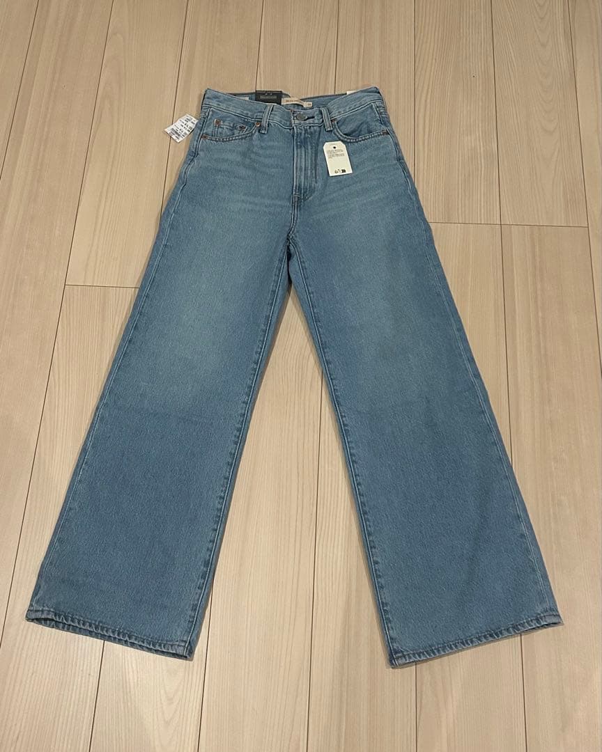 【かじもと】Levi's RIBCAGE WIDE LEG