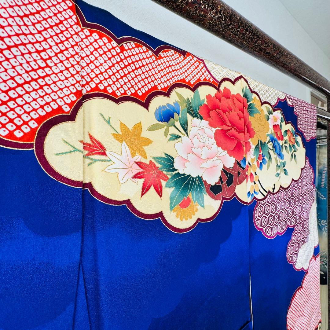 超美品　現代　振袖　成人式　着物　正絹　158裄64 青　ブルー　レトロ　絞り柄