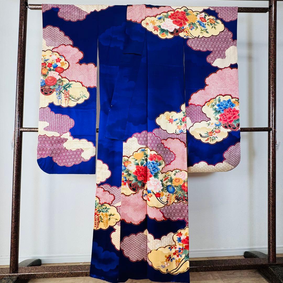 超美品　現代　振袖　成人式　着物　正絹　158裄64 青　ブルー　レトロ　絞り柄