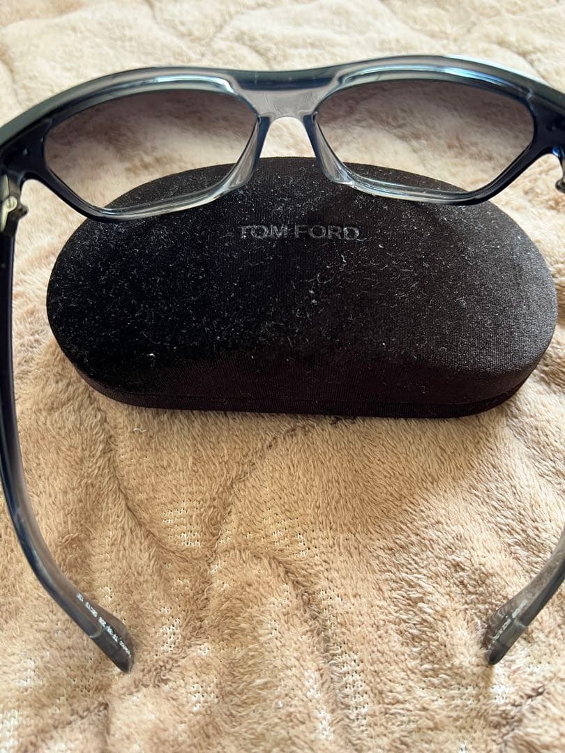 3*E様 TOM FORD グレー サングラス