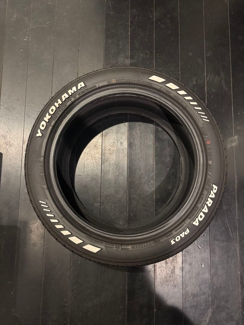 カル美品ヨコハマパラダPA03 225/50R18