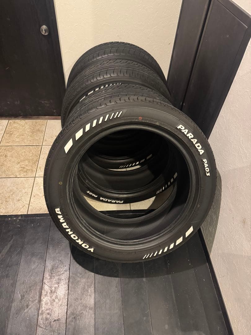 カル美品ヨコハマパラダPA03 225/50R18