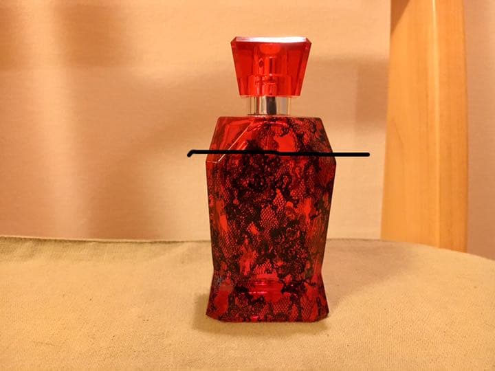 YOSHIKI 香水　バトゥサン
