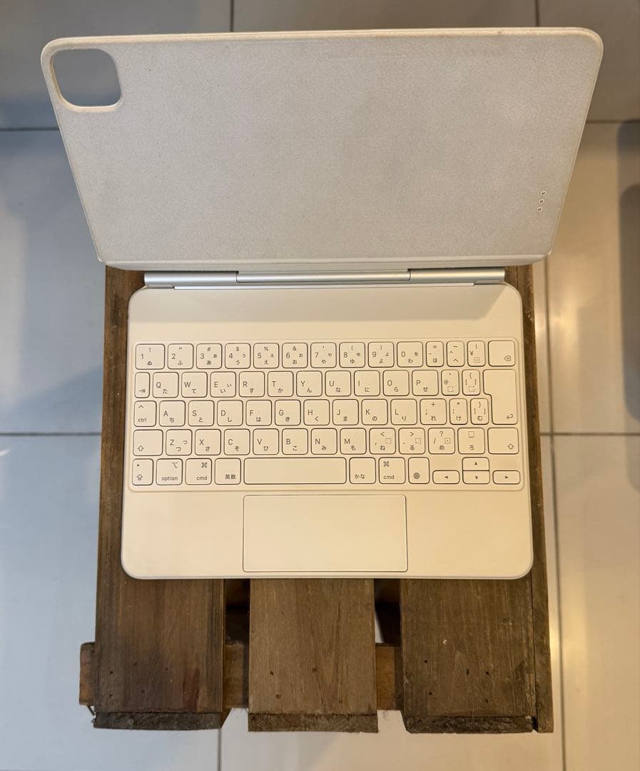 【美品】純正 iPad Magic Keyboard 11インチ 白　箱あり