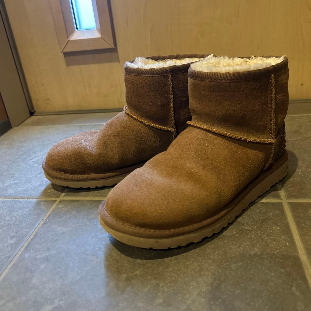 UGG ブラウン スタッズ付き ムートンブーツ