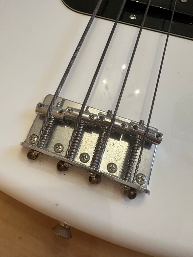 FERNANDES エレキベース プレシジョンベースタイプ ホワイト 4弦