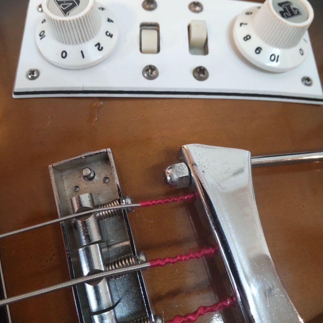 Guyatone（グヤトーン）バイオリンベース「 VB-28」