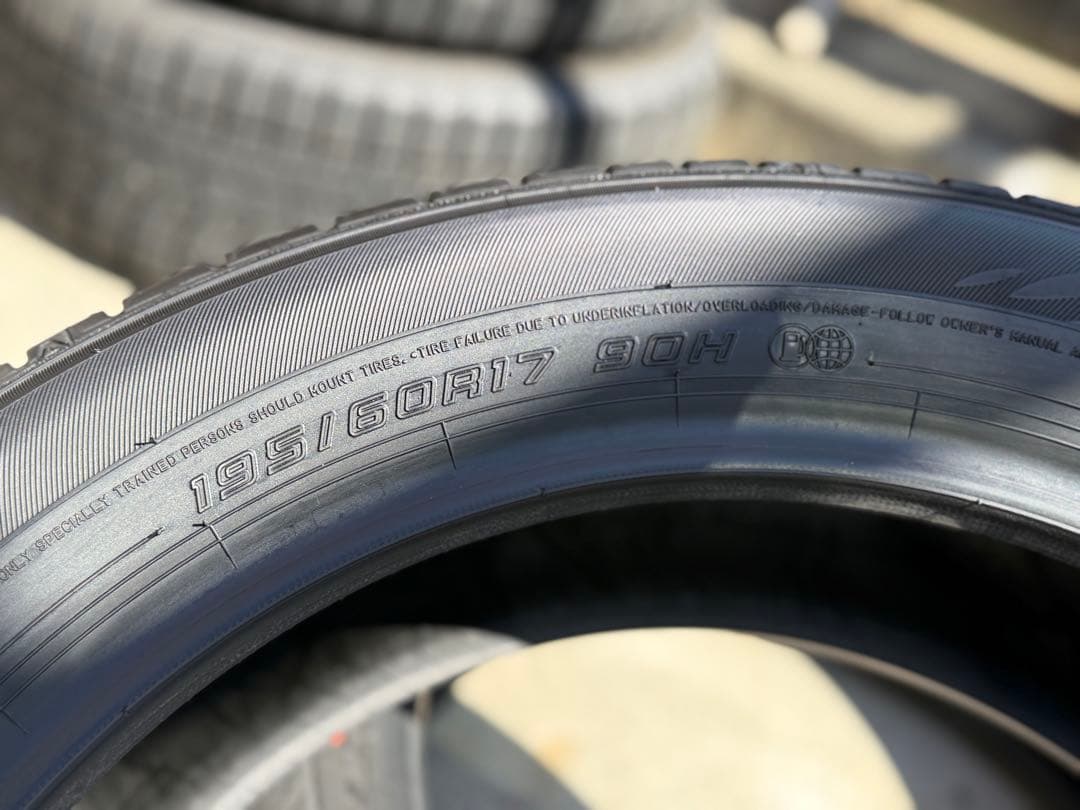 17インチ 新車外し195/60R17 25年製