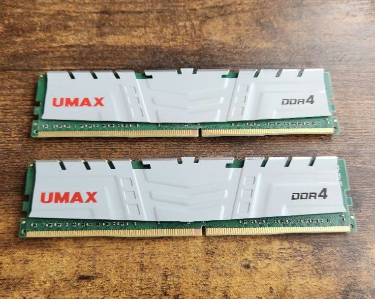 UMAX 16GB DDR4 8GB x2枚 DIMM メモリー