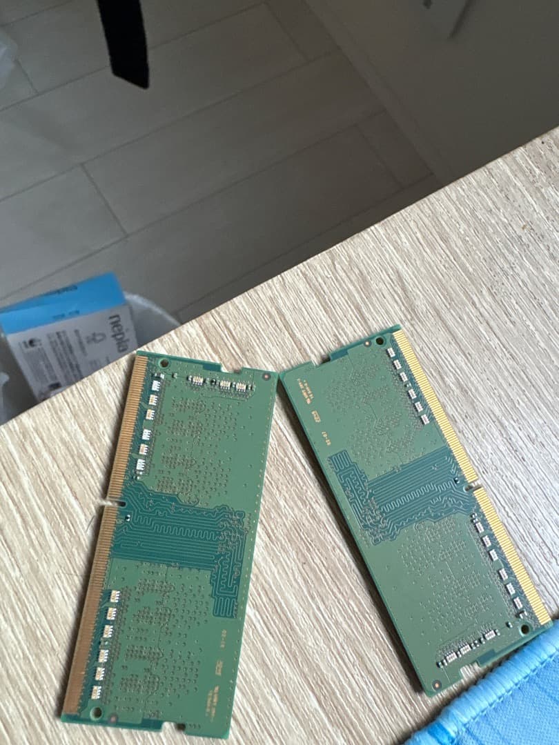 Samsung DDR4 8GB メモリ M471A1G44AB0-CWE
