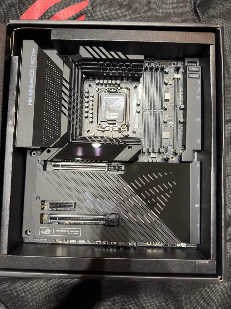 ASUS ROG MAXIMUS Z790 EXTREME マザーボード