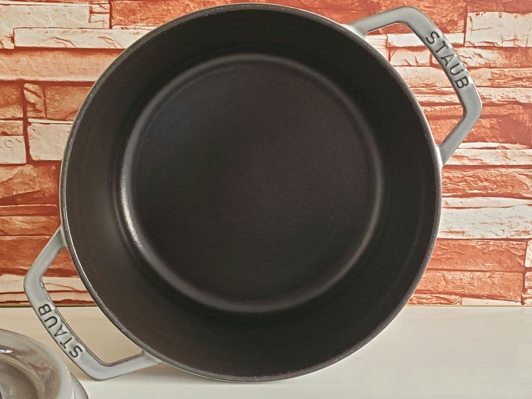 staub ピコ・ココット ラウンド グラファイト　ストウブ