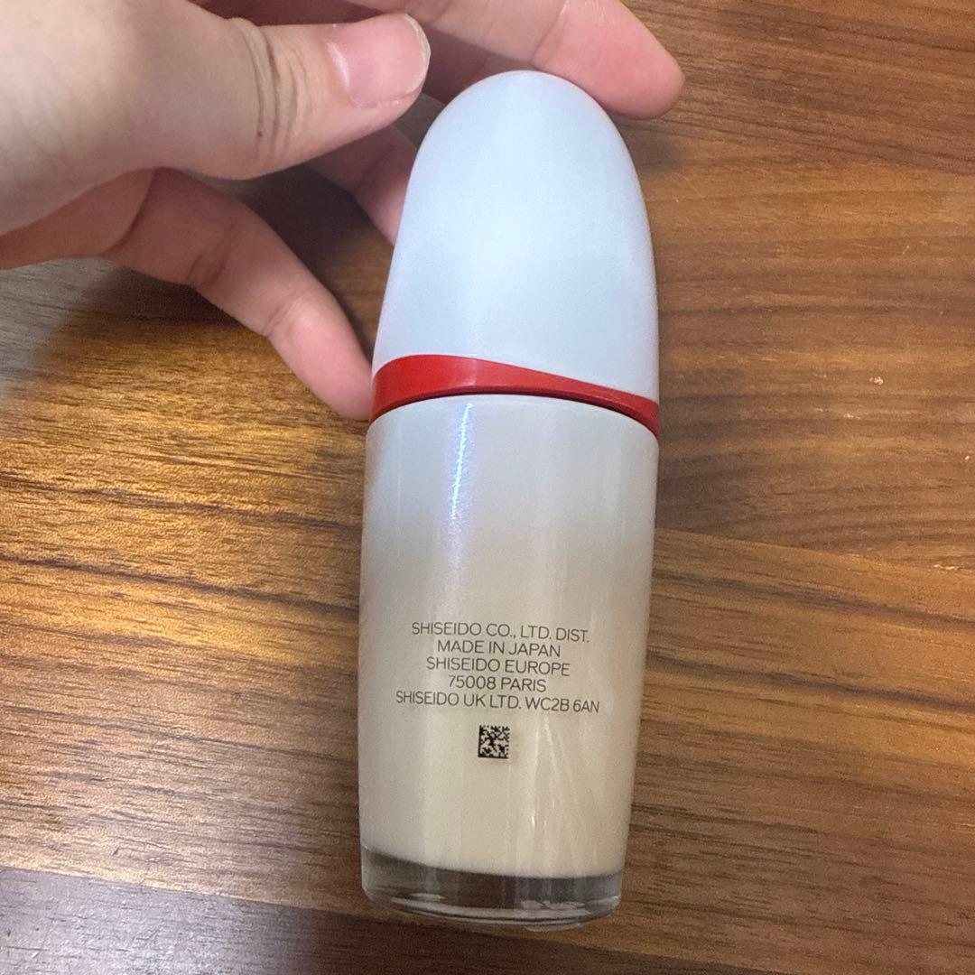 SHISEIDO エッセンススキングロウファンデーション130 Opal