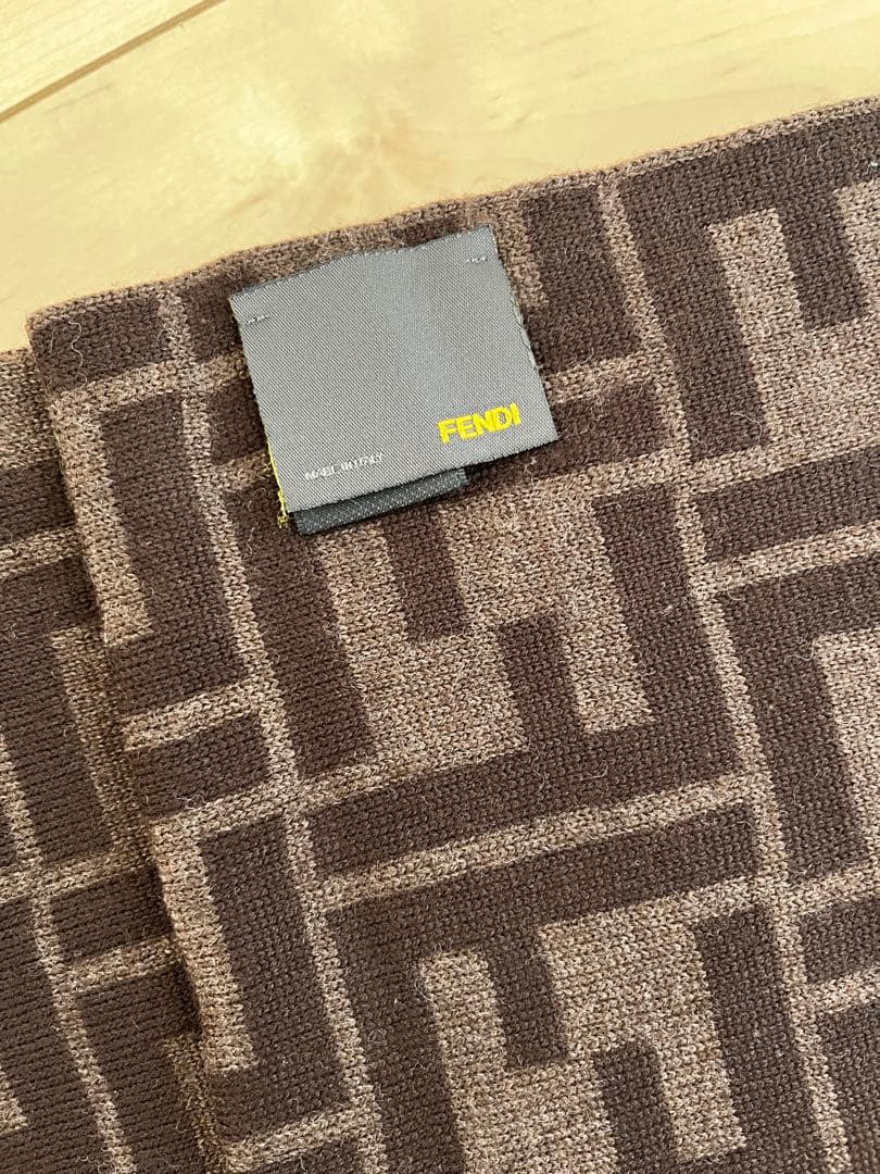 フェンディ　マフラー　FENDI