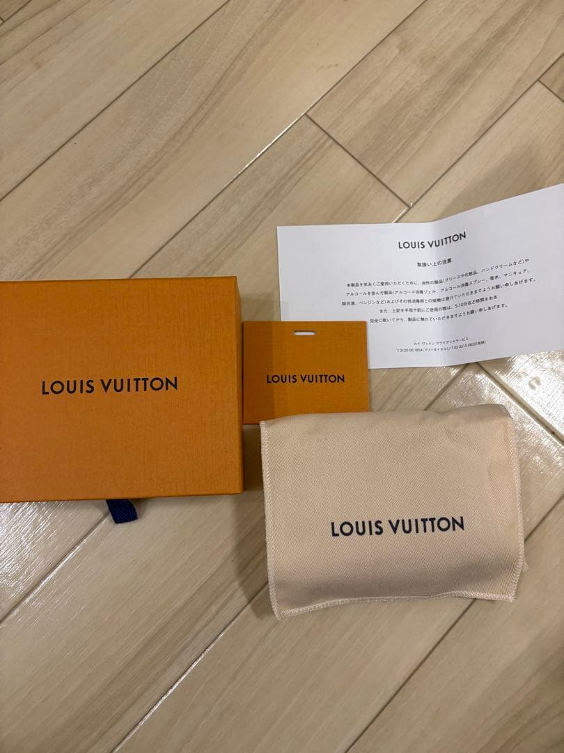 LOUIS VUITTON ポルトフォイユ・クレア　アンプラント　ブラック