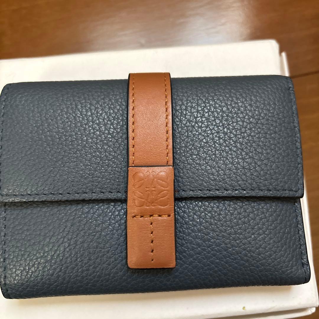 LOEWE財布