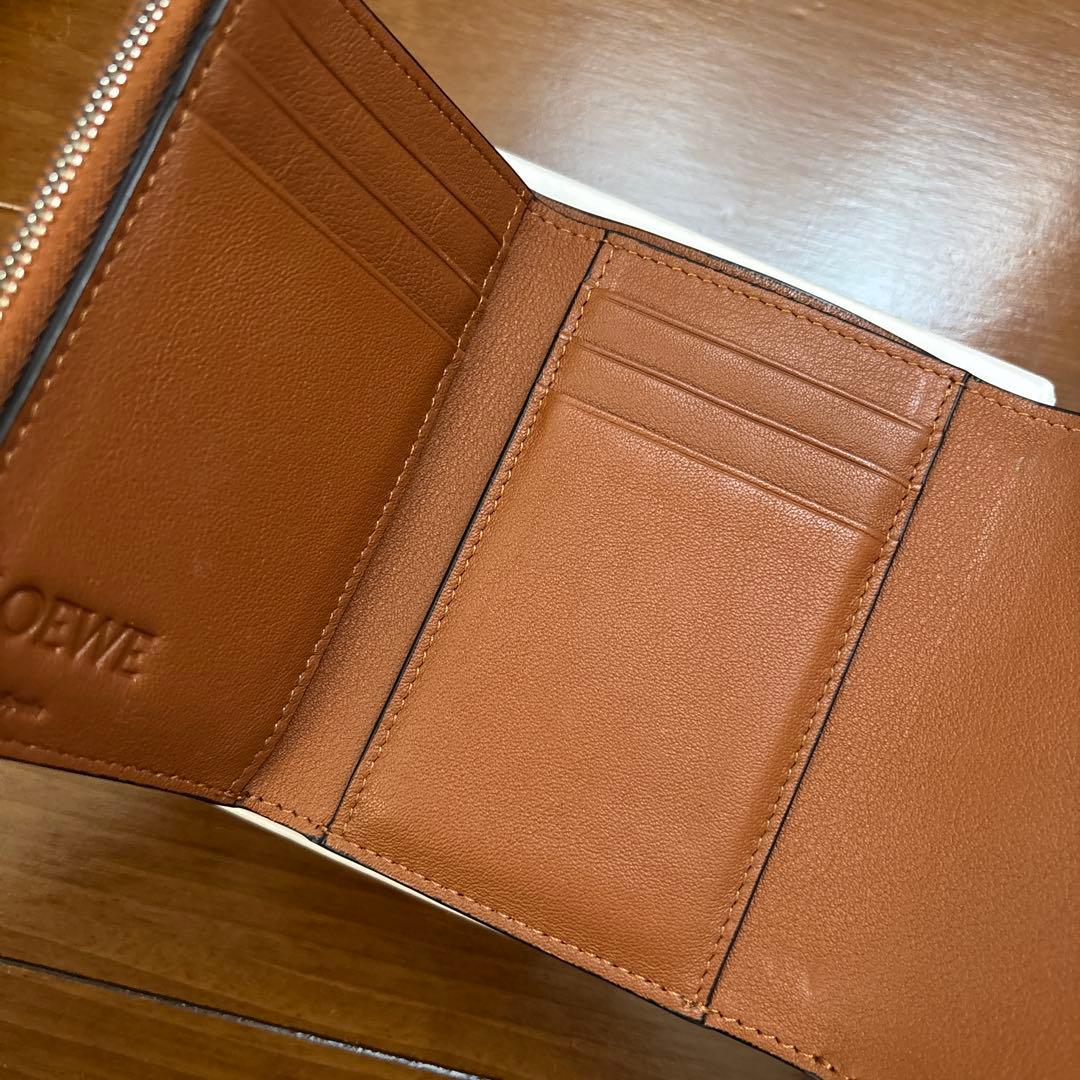 LOEWE財布