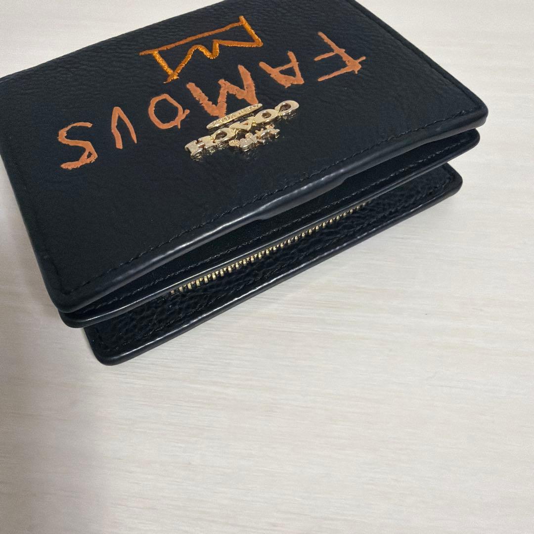 coach コーチ　バスキア　二つ折り　ミニ財布　ブラック　レザー　cチャーム