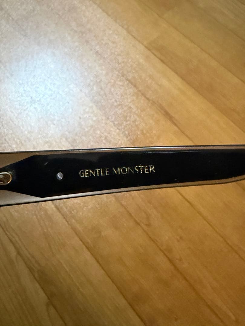 GENTLE MONSTER ブラック キャットアイ サングラス