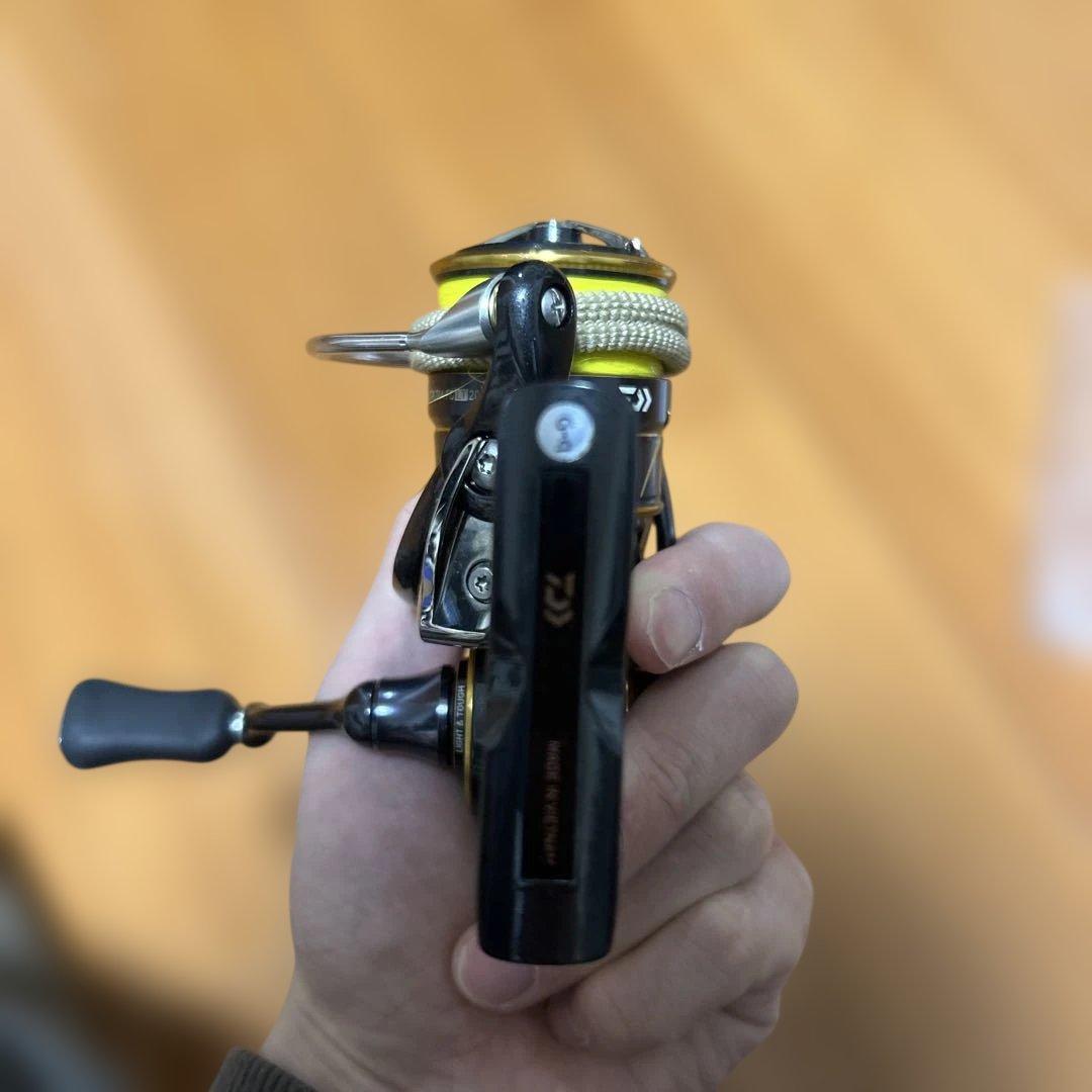 DAIWA CALDIA FC LT 2000S スピニングリール