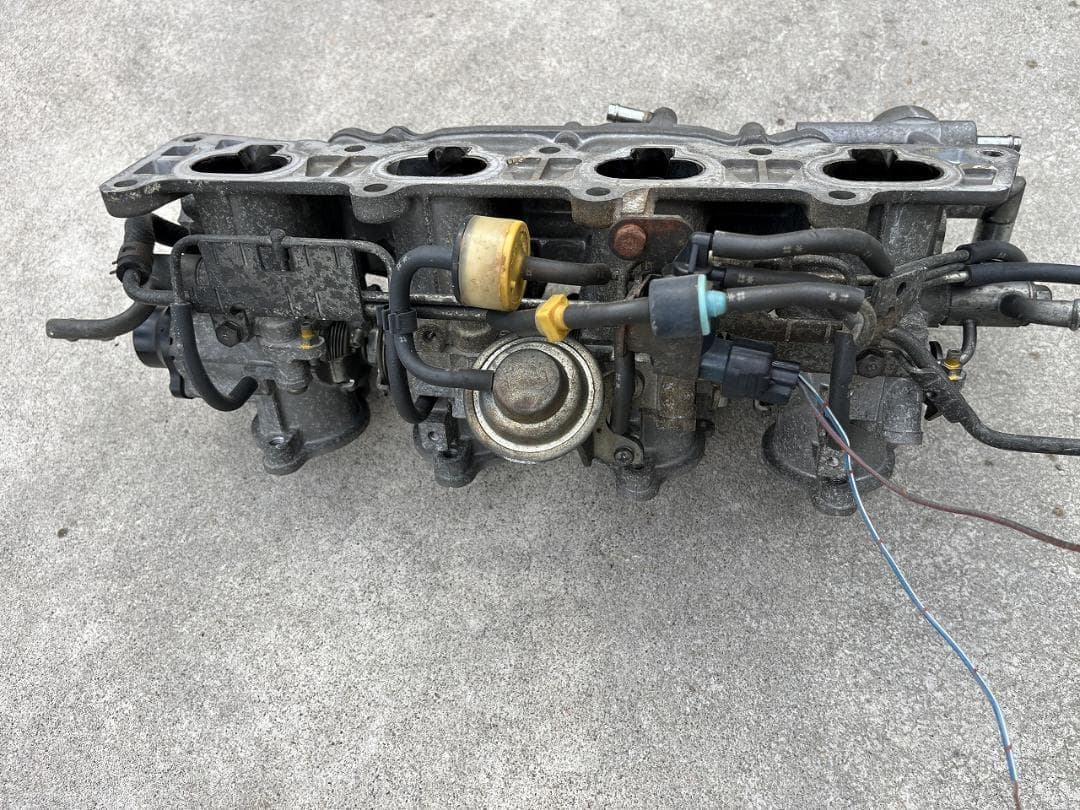 AE101　4AG 5バルブ ４連スロットル スロットルボディ トヨタ純正