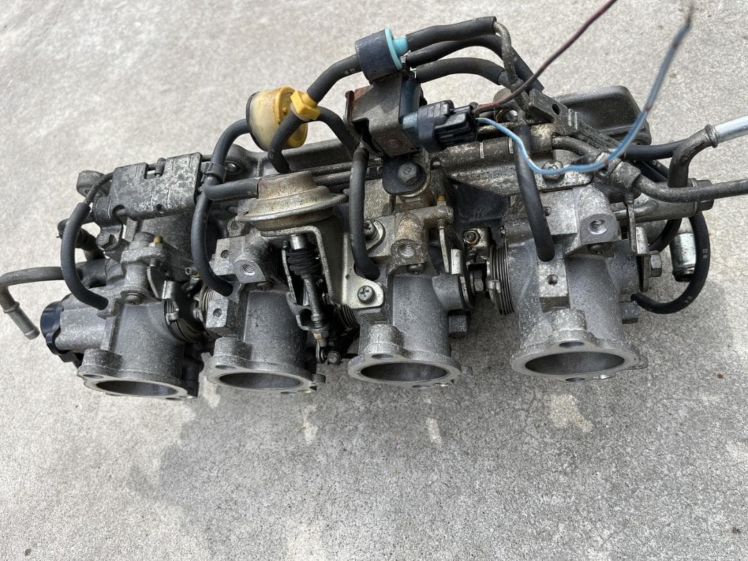 AE101　4AG 5バルブ ４連スロットル スロットルボディ トヨタ純正