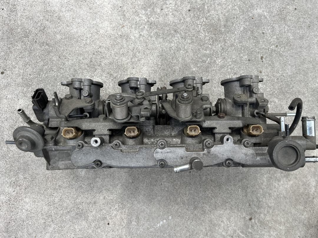 AE101　4AG 5バルブ ４連スロットル スロットルボディ トヨタ純正
