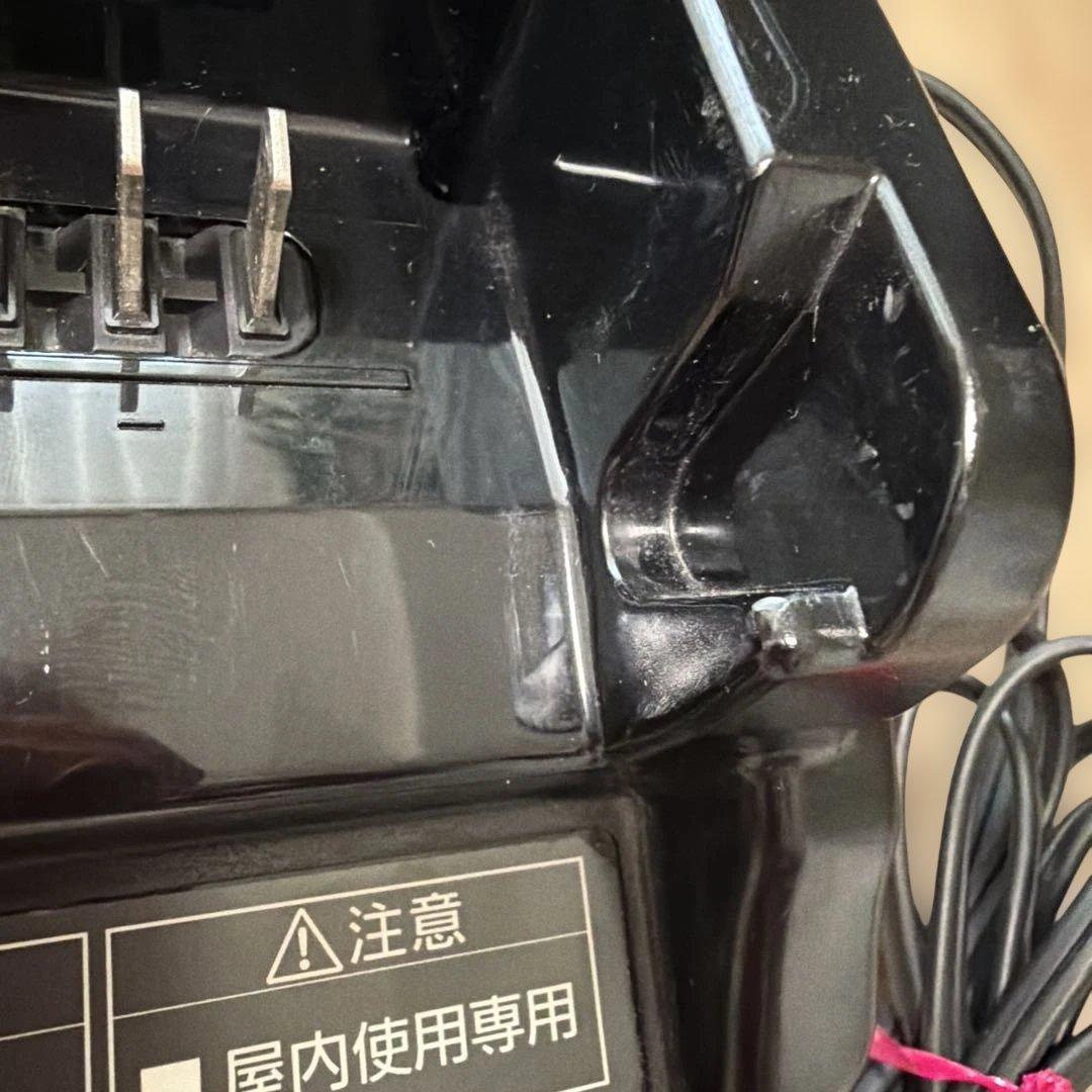 パナソニック　バッテリー充電器電動自転車用　NKJ069Z2