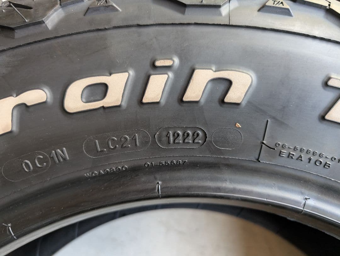 BFGoodrich All-Terrain T/A 235 70 R16 １本